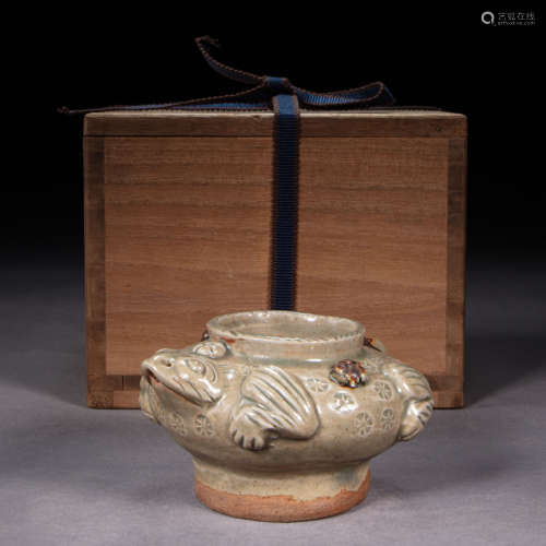 PORCELAIN YUE WARE FROG WATER DROPLET, SOUTHERN OR NORTHERN ...