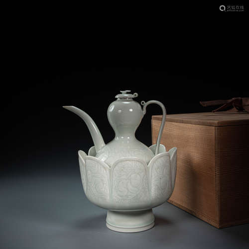 CHINESE HUTIAN WARE WARM WINE JUG,  SONG DYNASTY