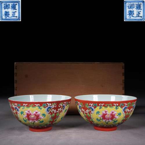 A PAIR OF CHINESE FAMILLE ROSE BOWLS, QING DYNASTY, CHINA