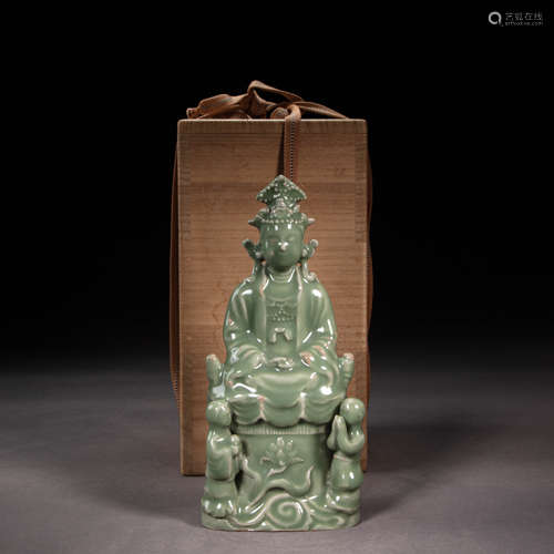 CHINESE PORCELAIN LONGQUAN WARE GUANYIN, SONG DYNASTY