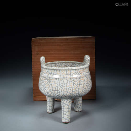 CHINA OFFICIAL KILN INCENSE BURNER, MING DYNASTY