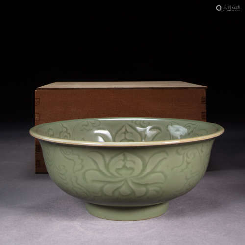 CHINESE SONG DYNASTY PORCELAIN LONGQUAN WARE CARVED FLOWER B...