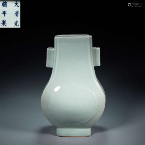 CHINA QING DYNASTY PORCELAIN AMPHORA