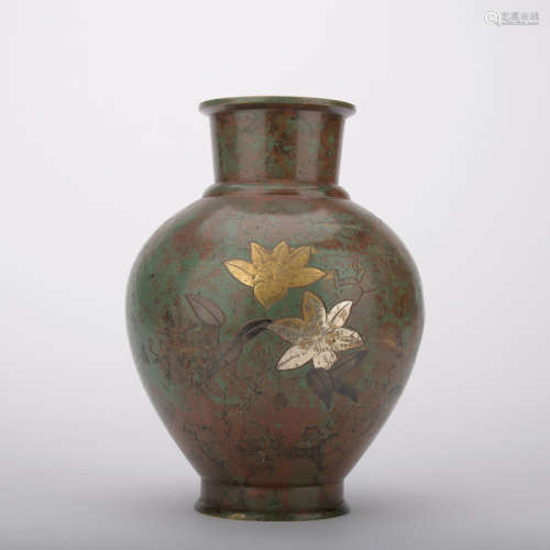 銅花卉紋瓶