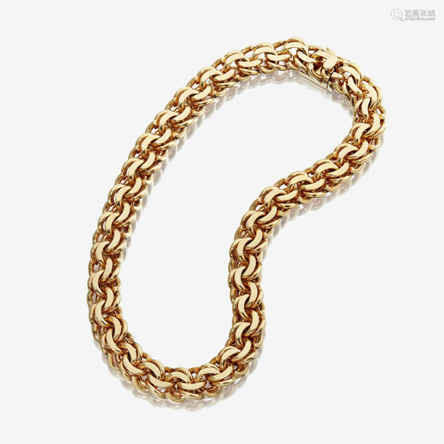 A fourteen karat gold necklace