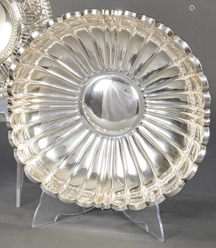 Ribbed centerpiece, punched Spanish silver Law 925.