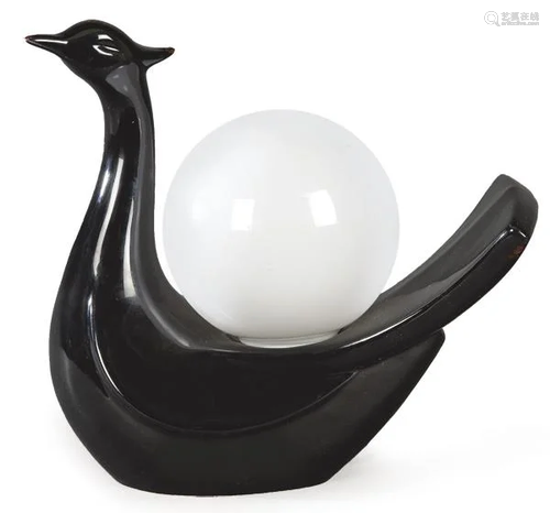 Table lamp in the shape of a ceramic dove, with a white