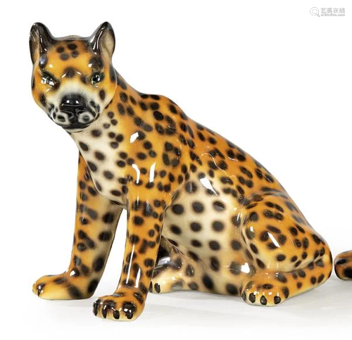 Glazed ceramic leopard figure from Bondia. Manises,