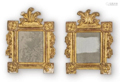 Pair of carved and gilded wood frames. Spain, S. XVII