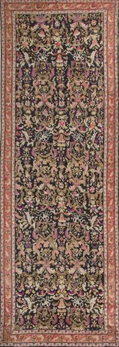 Persian runner in wool. Black field with entwined