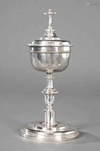 Ciborium in Spanish silver stamped with the faithful