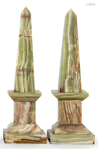 Pair of obelisks carved in green onyx. size: 33 x