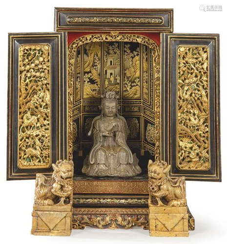 Chinese Buddhist altar in lacquered, carved and gilded