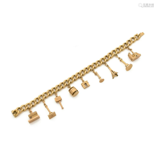 Charms bracelet in 18k yellow gold adorned with nine