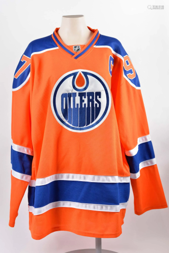 Hockey Jersey autographed by Connor McDavid