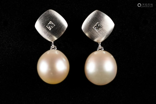 Pair of White Gold 750 earrings