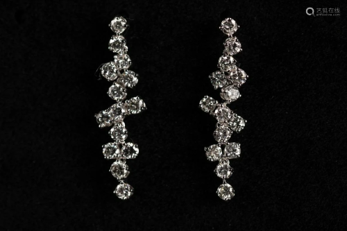 Pair of white gold earrings