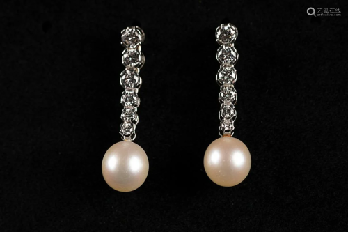 Pair of white gold earrings