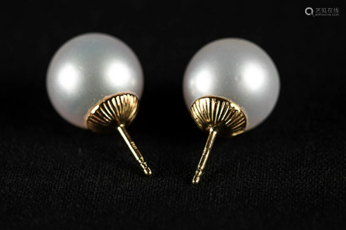 Pair of Gold 750 earrings