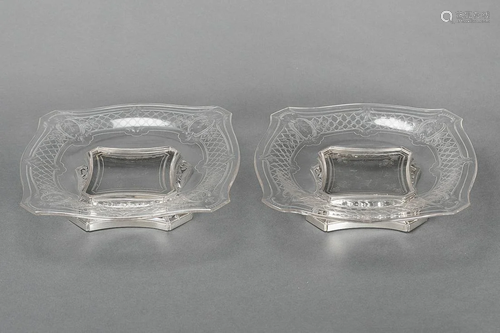 Pair of crystal bowls