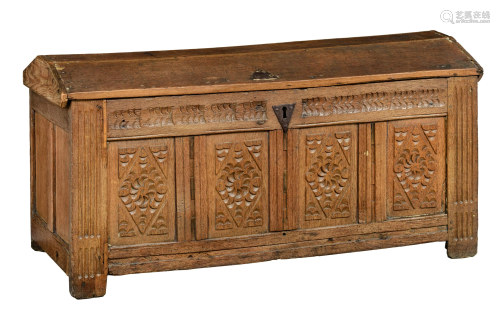 A 17thC Flemish oak chest, H 62,5 - W 120,5 - D 54 cm
