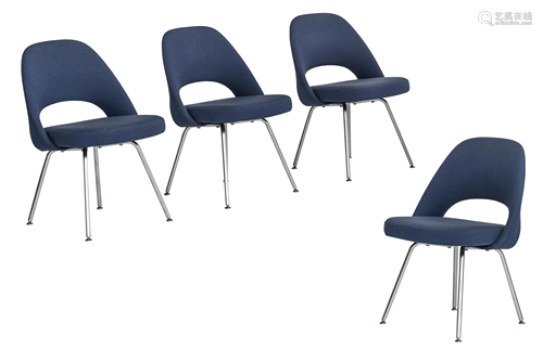 A set of four Knoll chairs, by Eero Saarinen, H 47,5 -