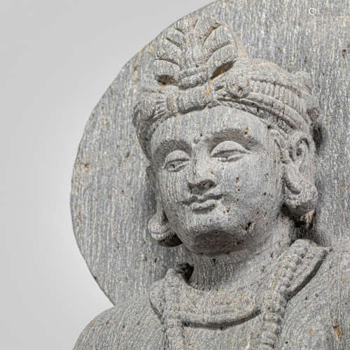 犍陀羅石雕彌勒菩薩立像