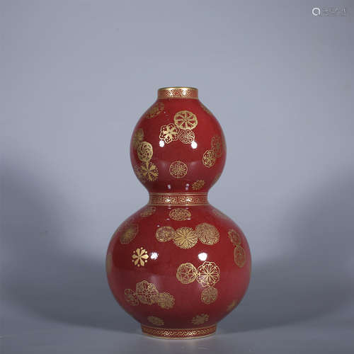 Qing Dynasty-Qianlong red oil and gold gourd vase