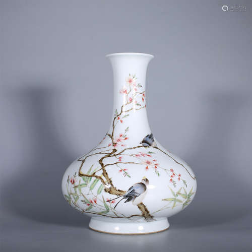 Qing-Yongzheng famille rose bottle