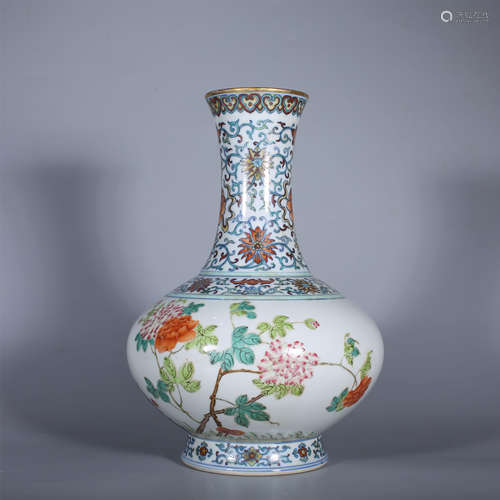 Qing-Qianlong famille rose flower vase