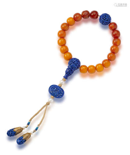 A STRING OF AMBER AND LAPIS LAZULI ROSARY BEADS, SHOUCHUAN Q...