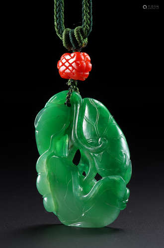 A JADEITE 'LOTUS LEAVES' PENDANT 18th/19th century