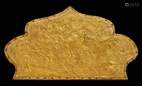 A RARE GOLD REPOUSSÉ 'PHOENIX' PANEL Liao Dynasty