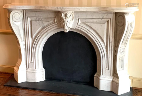 LATE 19TH C. AMERICAN WHITE MABRLE MANTLE