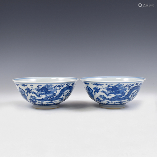 PAIR OF KANGXI BLUE & WHITE DRAGONS BOWLS