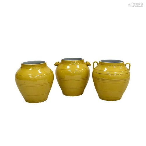 SET OF 3 MING HONGZHI FAMILE JAUNE JARS