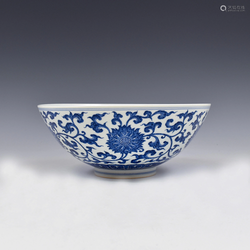 QIANLONG BLUE & WHITE FLORAL WRAPPED BOWL