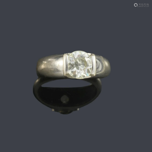 Solitaire with antique cut diamond of approx. 1.95 ct