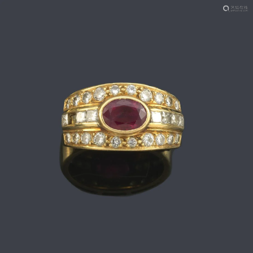 Ring with oval cut ruby of approx. 1.13