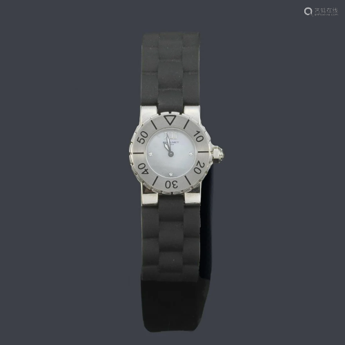 CHAUMET Class One for women with steel case. Nacreous
