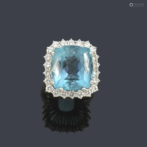 Ring with aquamarine approx. 13.39 ct with diamonds
