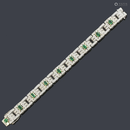 Articulated bracelet with nine emeralds of approx. 4.50