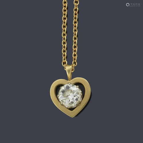 Heart-shaped pendant with an old-cut diamond of approx.