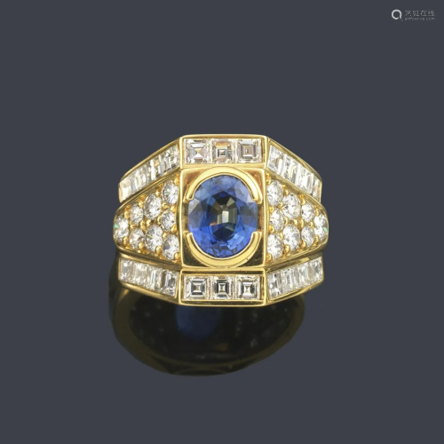 Ring with oval cut sapphire of approx. 1.60 ct set with