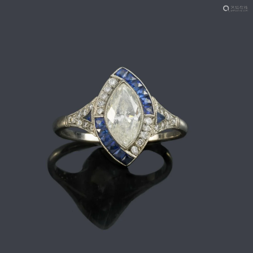 Ring with marquis cut diamond of approx. 0.80 ct with a