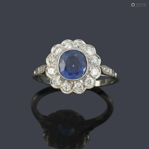 Rosette ring with oval cut sapphire of approx. 0.75 ct