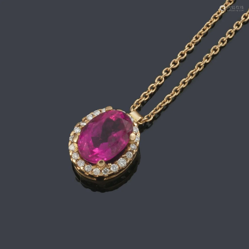 Rubelite tourmaline pendant oval cut of approx. 2.10 ct