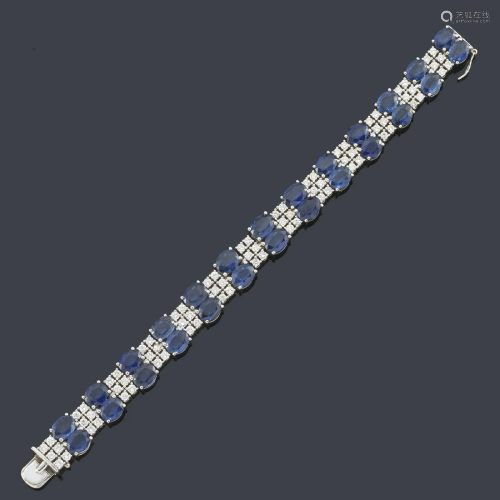 Bracelet with oval cut sapphires of approx. 37.78 ct in