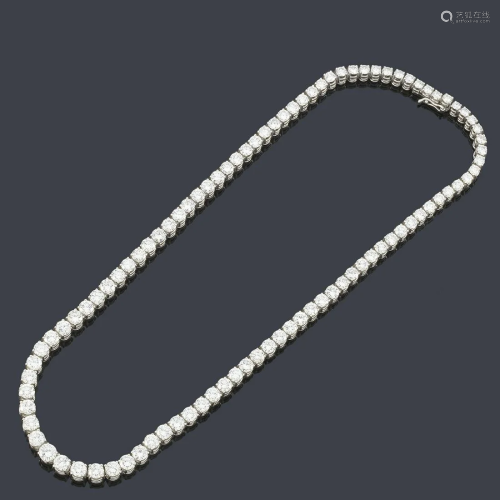 Rivière necklace with diamonds of approx. 34.75 ct