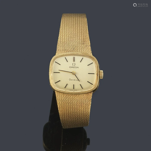 OMEGA for women with 18K yellow gold case and bracelet